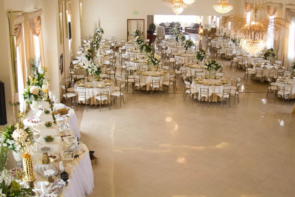 Hotel Emperador Амбато Екстериор снимка