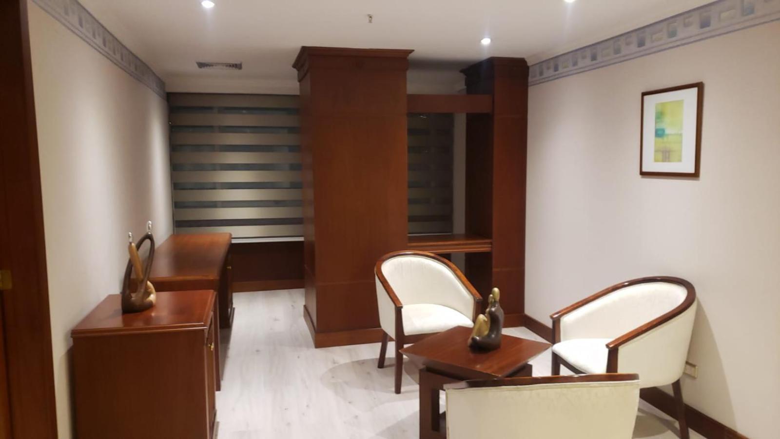 Hotel Emperador Амбато Екстериор снимка