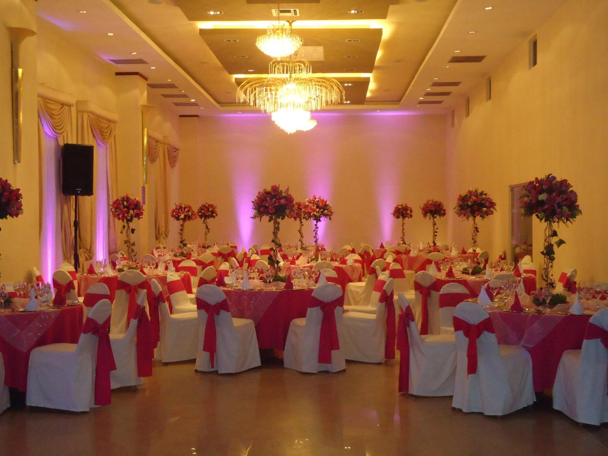 Hotel Emperador Амбато Екстериор снимка