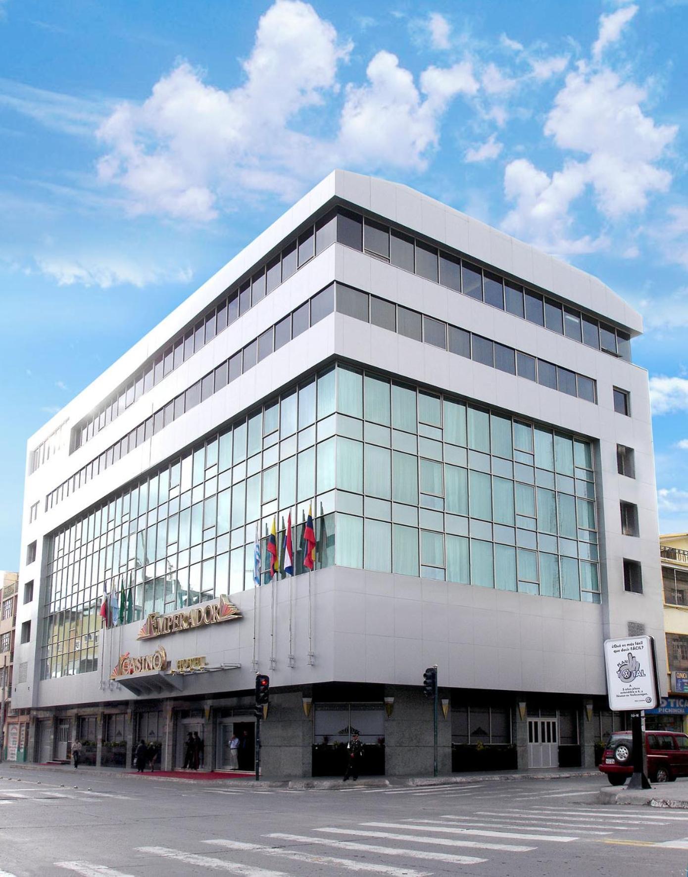 Hotel Emperador Амбато Екстериор снимка