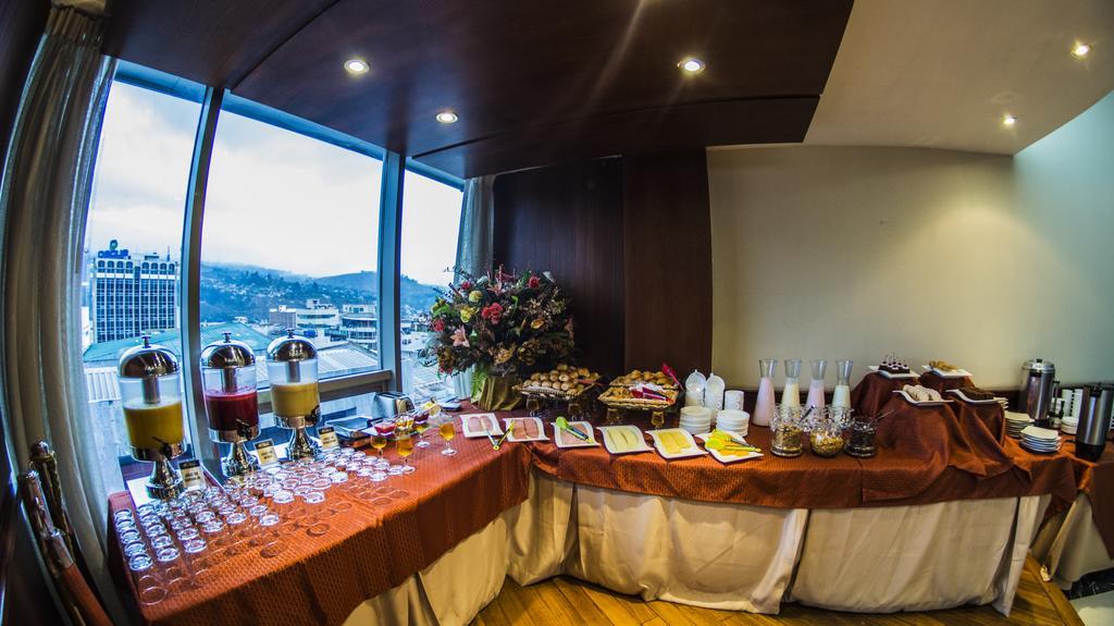 Hotel Emperador Амбато Екстериор снимка