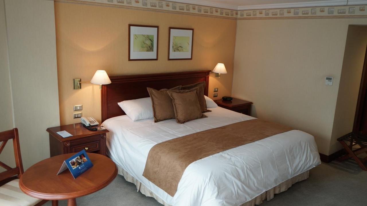 Hotel Emperador Амбато Екстериор снимка