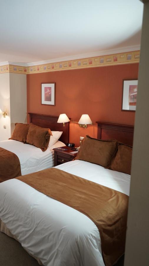 Hotel Emperador Амбато Екстериор снимка